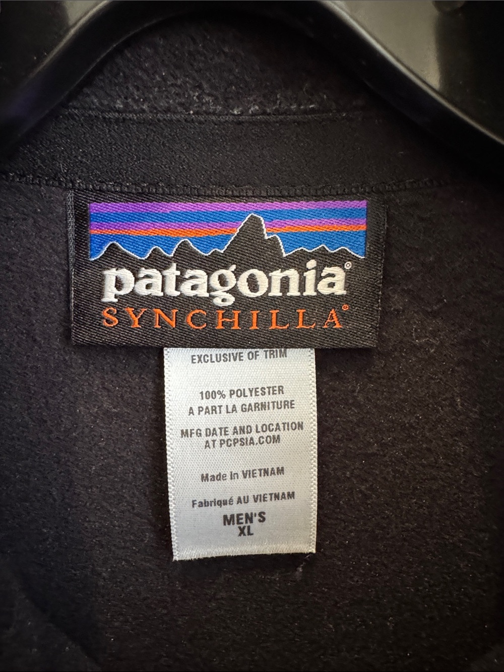Patagonia Men’s Black Quarter-Zip Fleece Pullover - Picture 2 of 3